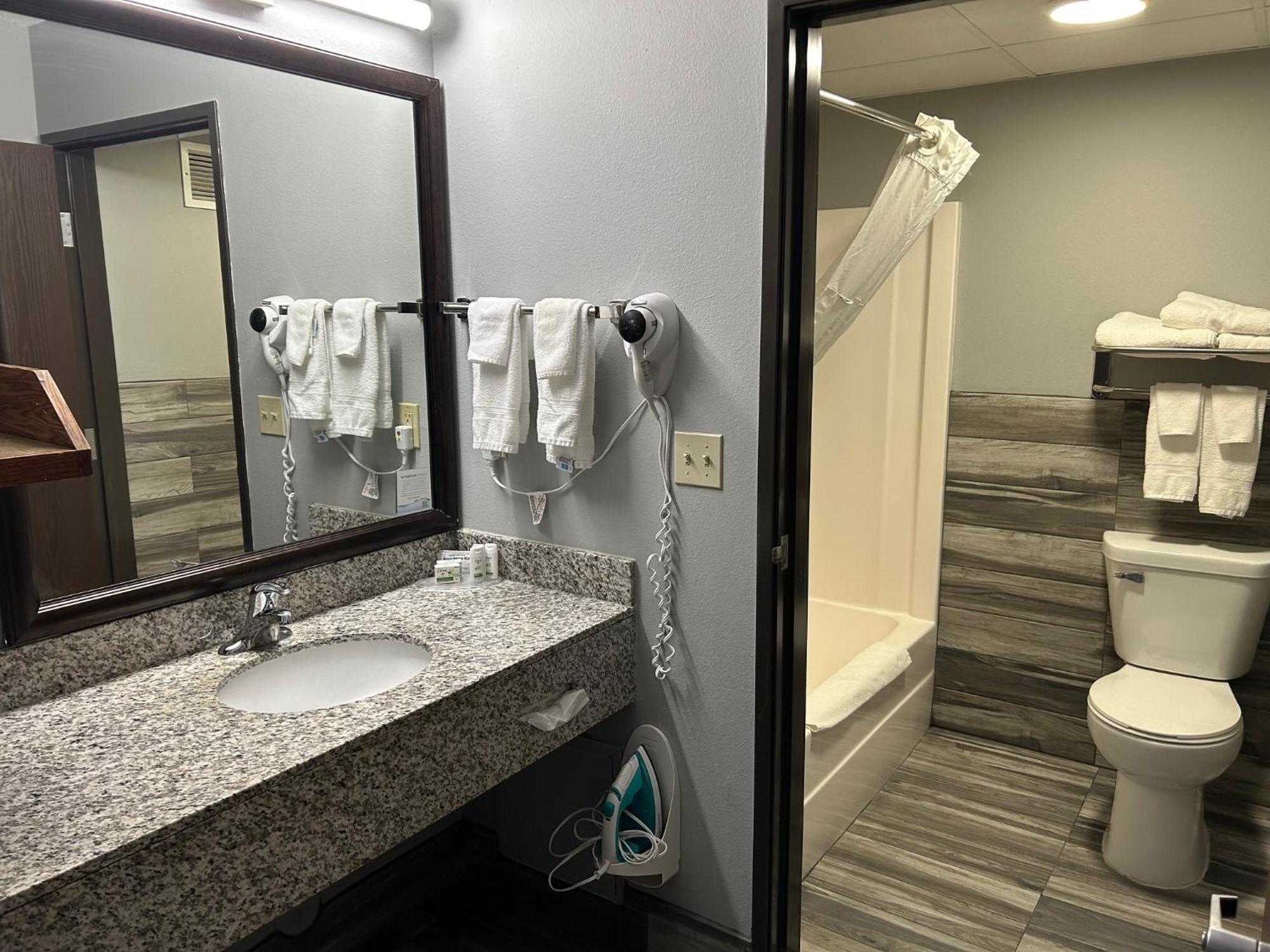 Americinn By Wyndham Ottumwa מראה חיצוני תמונה